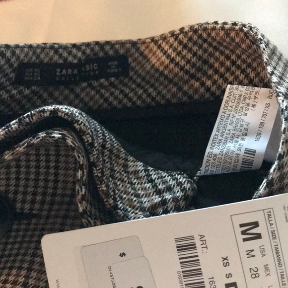 Checked Mini Skirt With Button, NWT - Picture 8 of 8